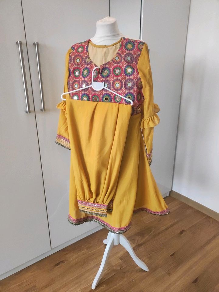 Indische/ Pakistanische Henna Kleid in Frankfurt am Main