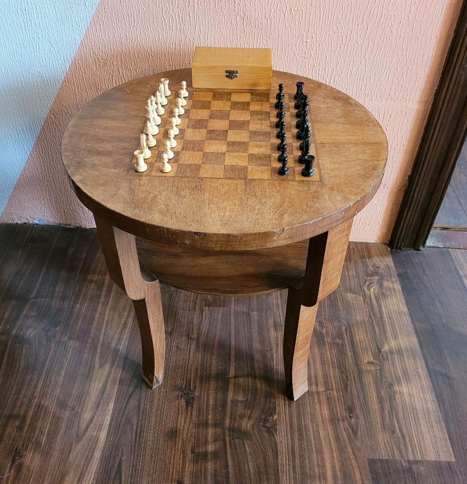 DDR Schachspieltisch komplett mit Spielfiguren Holz in Zeulenroda