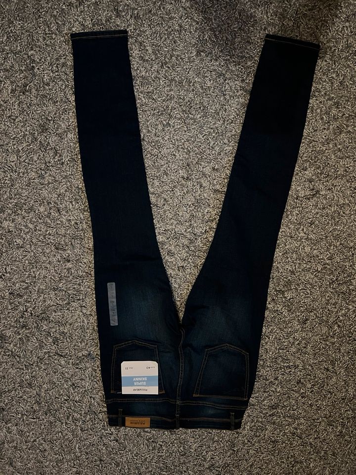 Jeans Pull & Bear 40 NEU in Niddatal