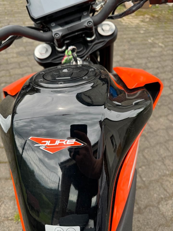 KTM Duke 390 in Hamm (Sieg)