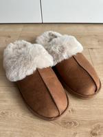 H&M Hausschuhe Fell braun/creme Gr. 42 neu Hessen - Bischofsheim Vorschau