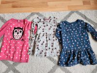3 Neuwertige Mädchen Kleider in Gr.104 zu verkaufen Niedersachsen - Papenburg Vorschau