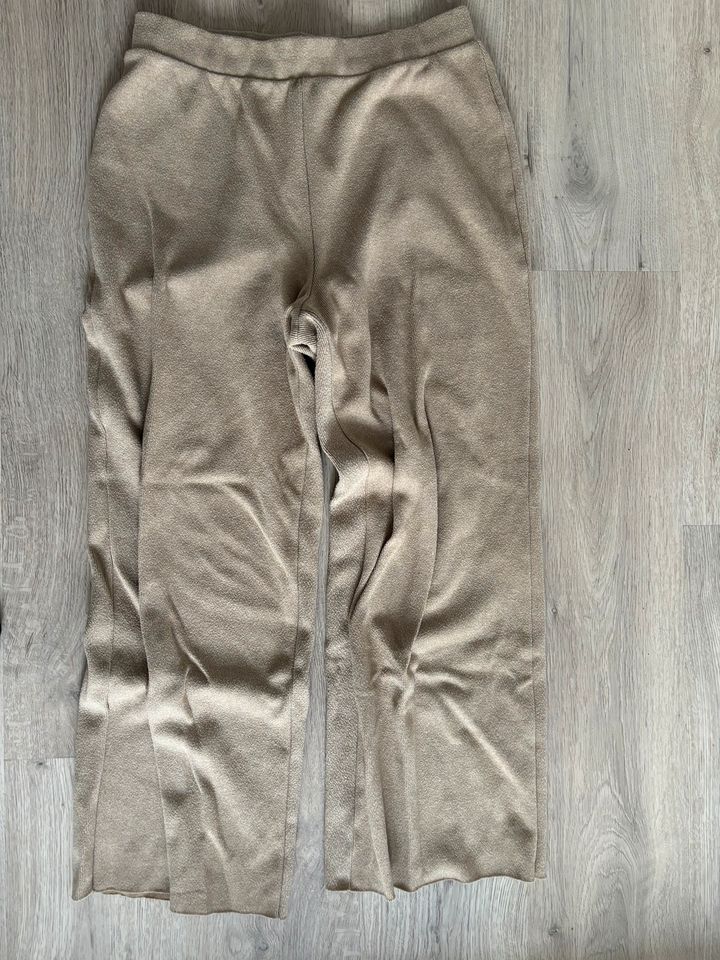 Zara Hose in beige in Düsseldorf