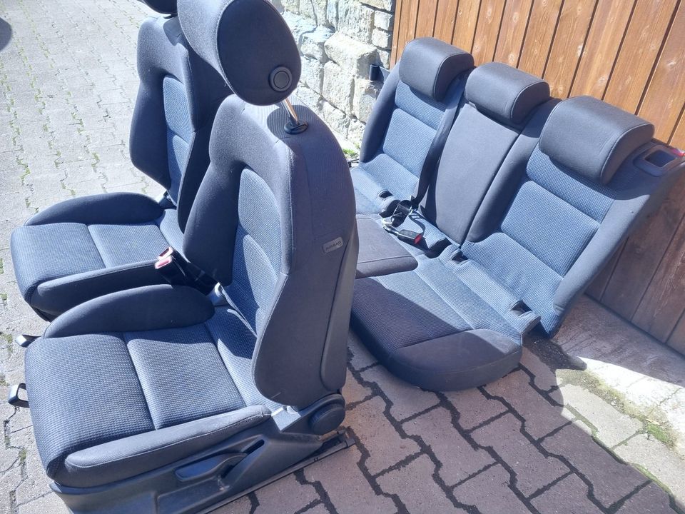 Audi A3 8PA Sportback Sitze 5 Türer Sitzheizung blau ISOFIX in Bad Sassendorf