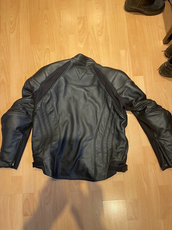 Dainese Fighter Lederjacke Motorradjacke NEU  UVP 599 Euro in Ratingen