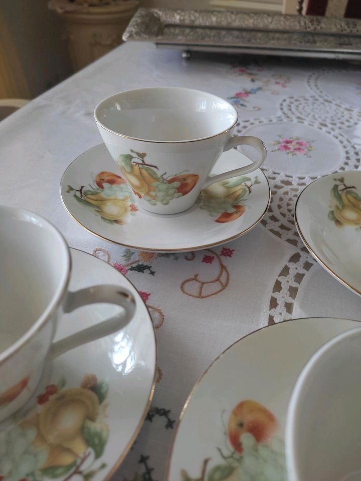 Set alte Porzellan Tasse mit Obst , antik, chinesische Porzellan in Tamm