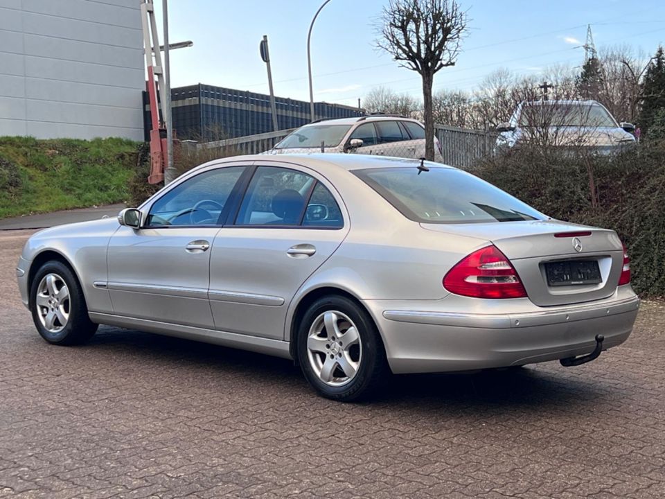 Mercedes-Benz E 320 Lim. Elegance  Automatik+Klima+Schiebedach in Völklingen