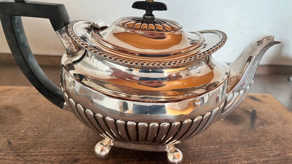 Alte englische Teekanne versilbert Tee Kanne Silber in Oldenburg