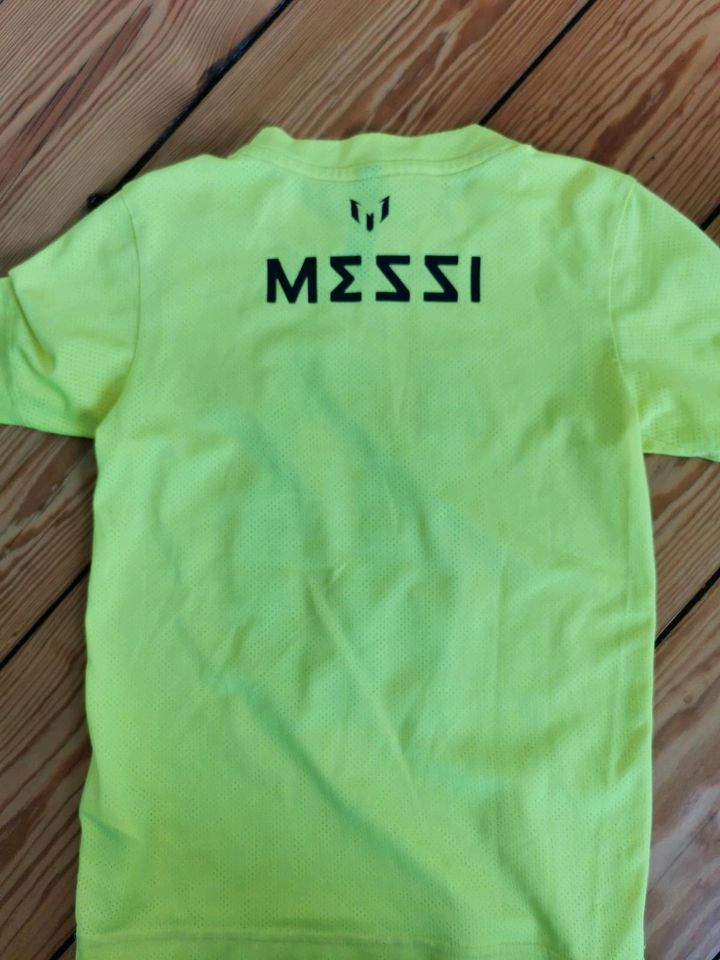 Adidas Trikot Sportshirt Messi 128 in Tübingen