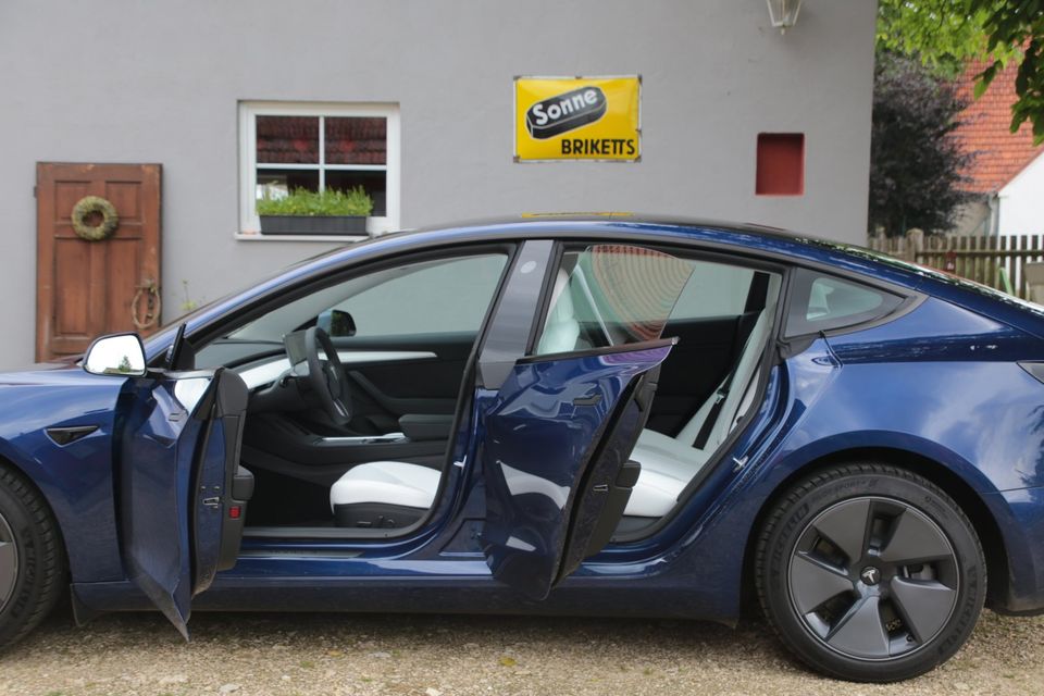 Tesla Model 3 SR+ mieten!! nur 149 € am Tag!! 3 Tage für 299 €!! in Mönchsdeggingen