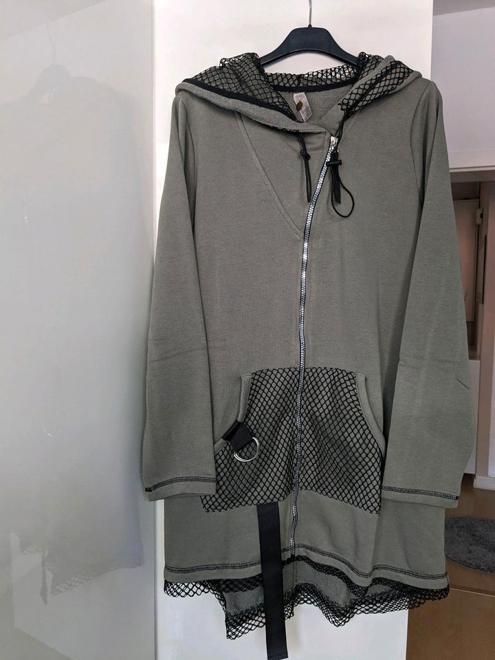 Neu ohne Etikett * Tredy * Kapuzen Sweatjacke * Gr.2 * khaki in Geist