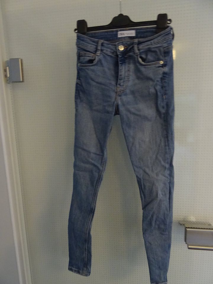 Damen Jeans von Zara Gr. 34 in Tamm