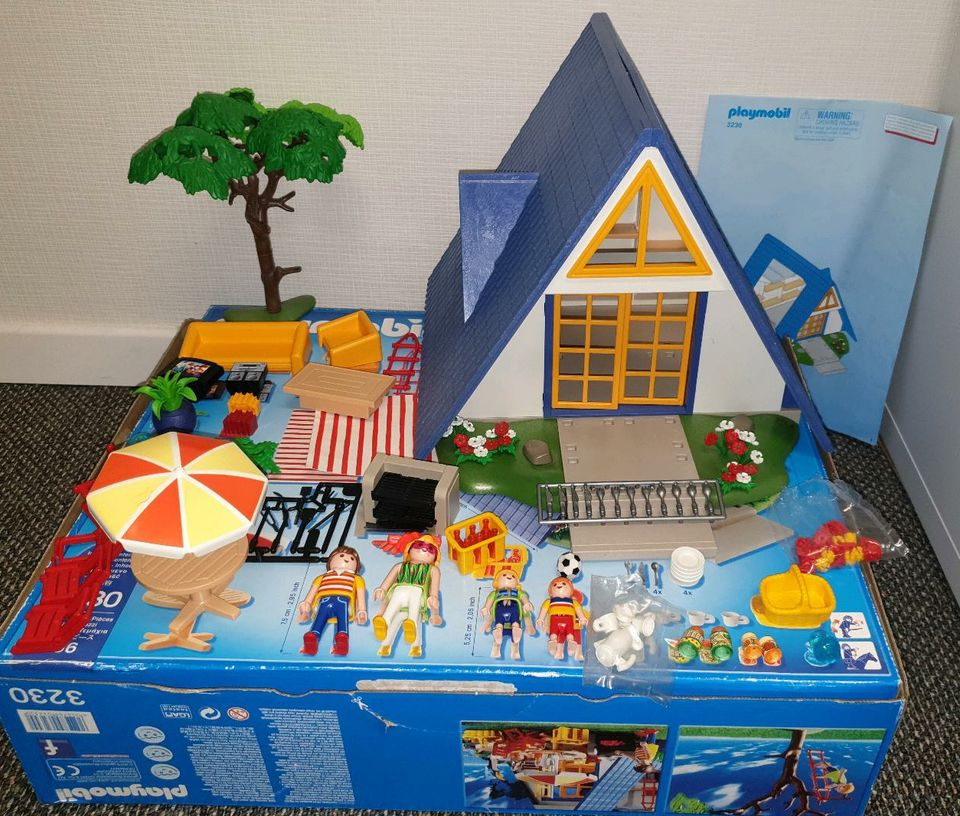 Playmobil 3230 Ferienhaus vollständig mit Karton in Oldenburg