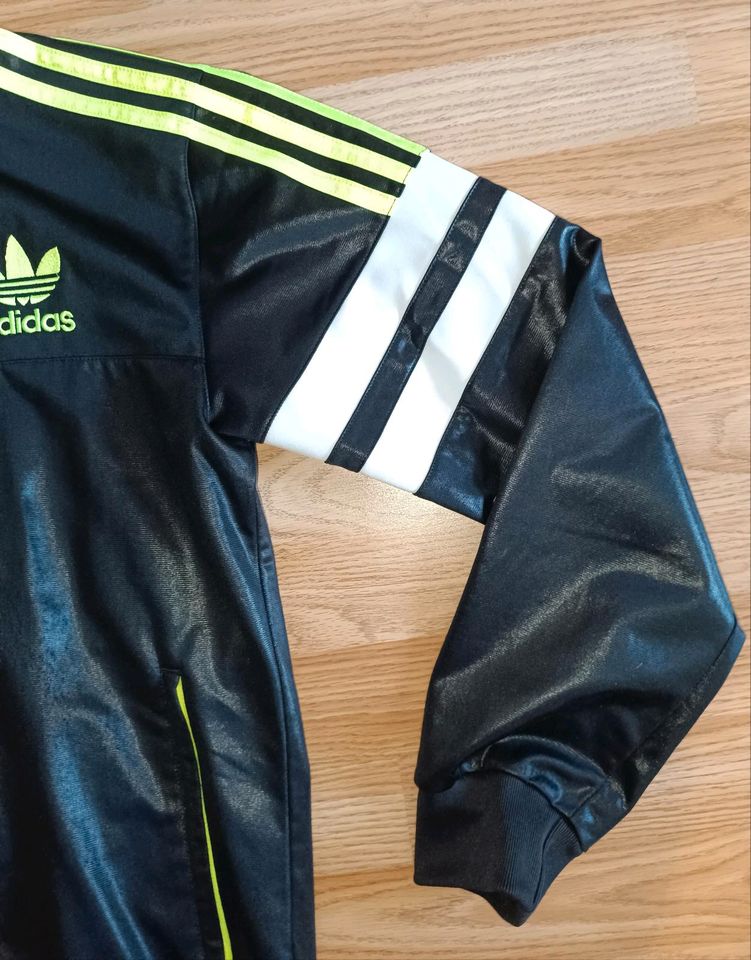 Adidas Chile 62 Jacke Größe S in Schmergow