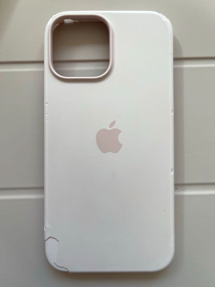 Apple iPhone 13 Pro Max Silicone Case Chalk Pink in Hamburg
