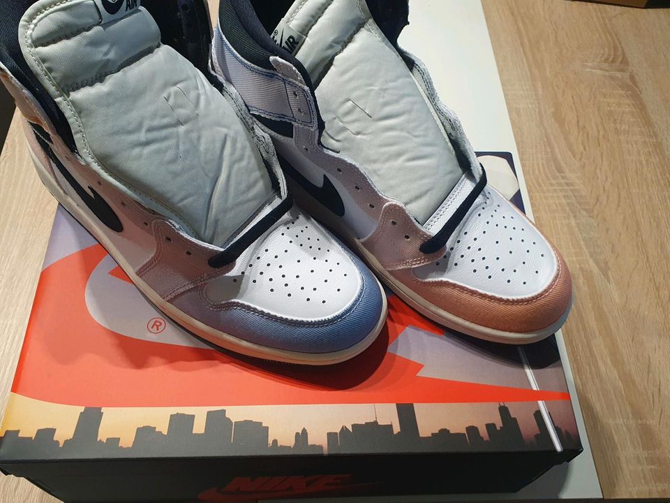 Nike Air Jordan 1 Retro High OG "Skyline" EU44 NEU in Berlin