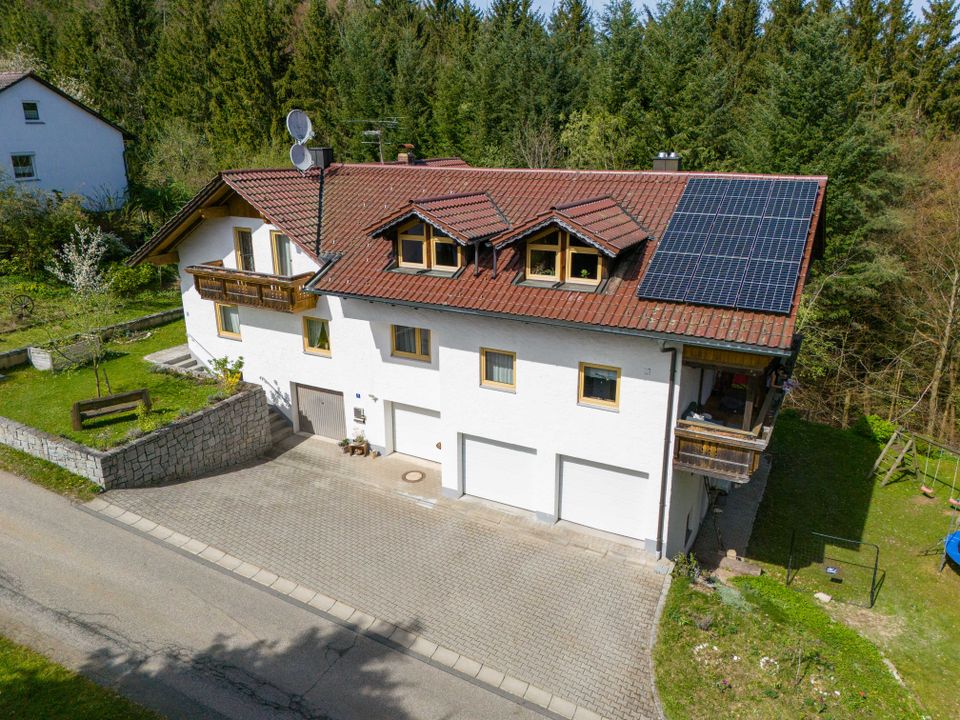 Großzügiges Wohlfühlhaus in ruhiger Waldrandlage, Nähe Tittling in Saldenburg