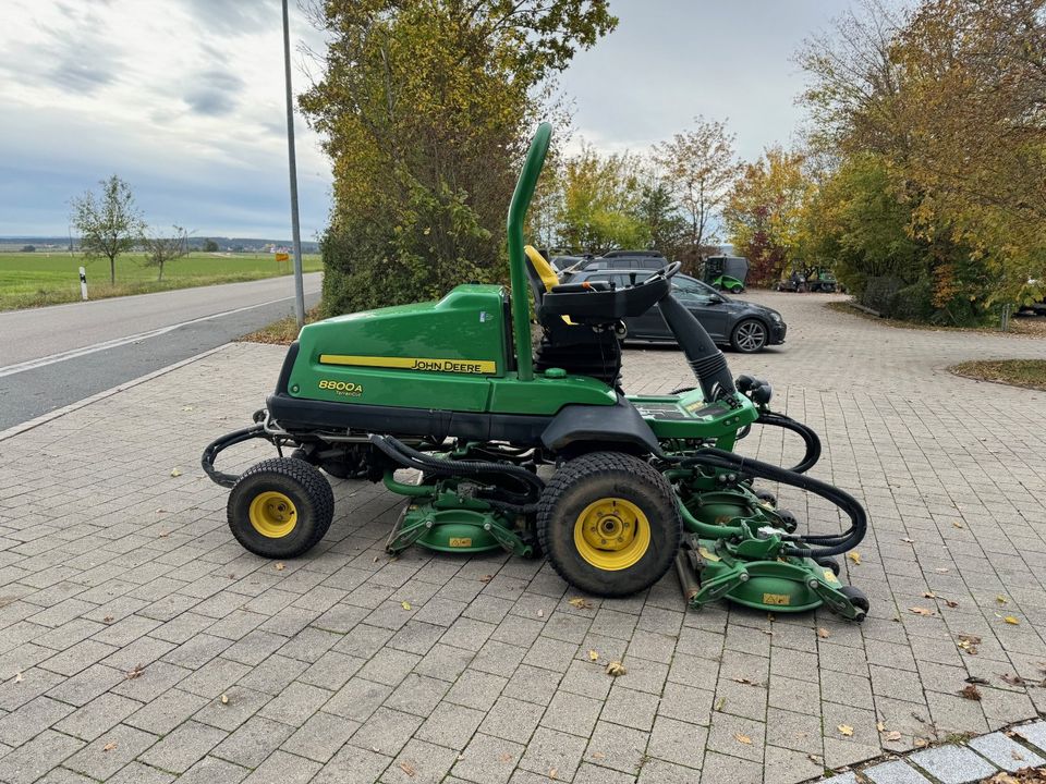 John Deere Terrain Cut 8800 A Sichelmäher Roughmäher in Weidenbach