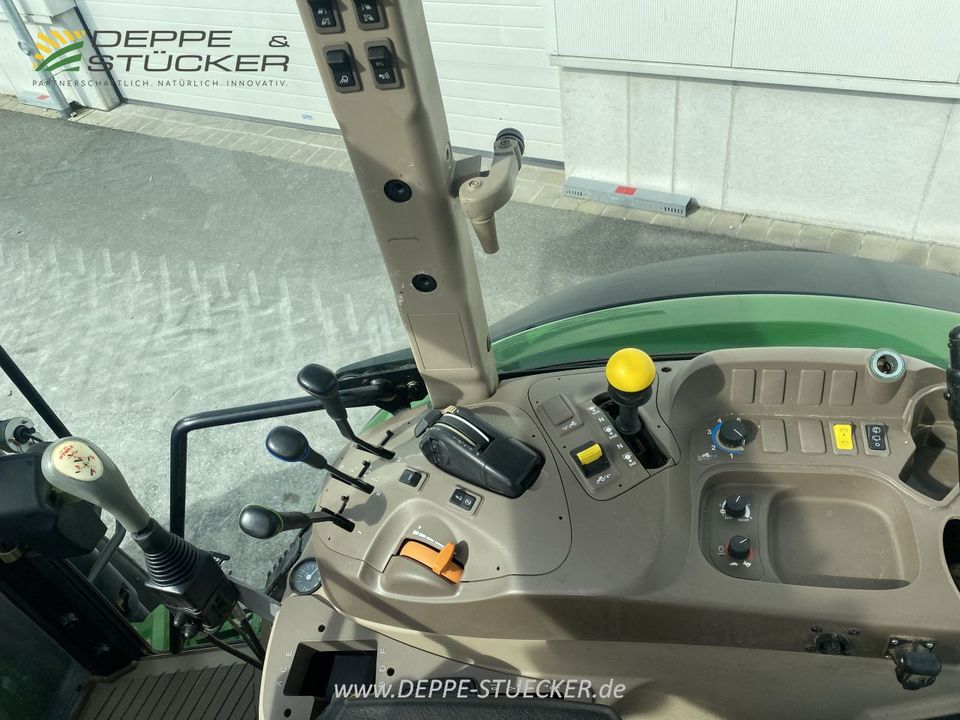 Traktor John Deere 6090RC mit Frontlader in Rietberg