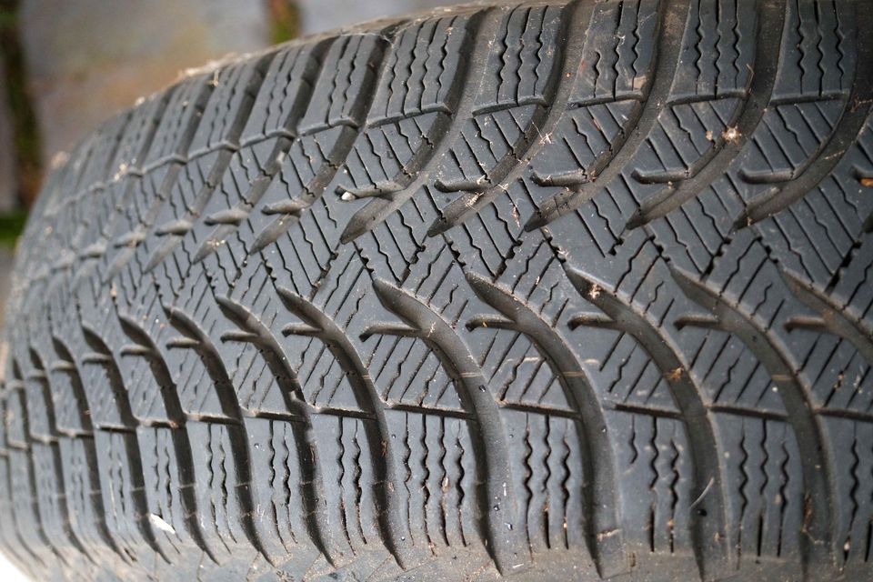 Winterreifen MICHELIN Alpin A4 185/60-15 auf ALU-Felgen PLATIN in Hessen -  Dietzenbach | Reifen & Felgen | eBay Kleinanzeigen ist jetzt Kleinanzeigen