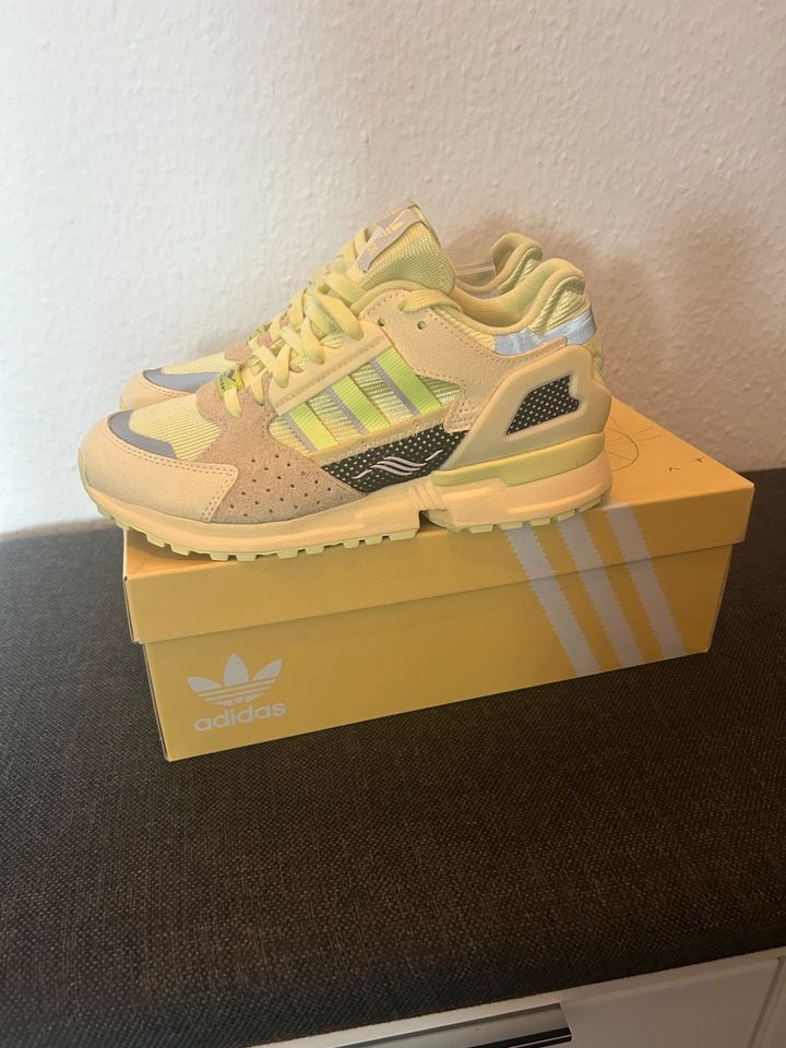 Adidas Schuhe ZX 10,000 in Berlin