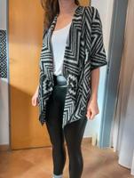 Esprit Strickjacke M Überwurf Poncho Cardigan Damen schwarz weiß Hessen - Egelsbach Vorschau