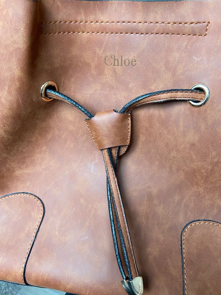 Klassische Handtasche aus echtem Leder, mit großem Innenfach, neu in Oer-Erkenschwick