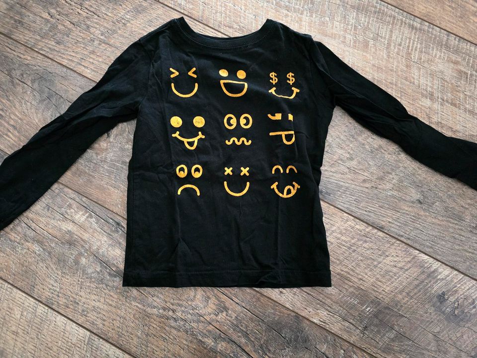 Langarmshirt Langarm Shirt // Größe 110 116 // Smileys schwarz in Landsberg (Saalekreis)