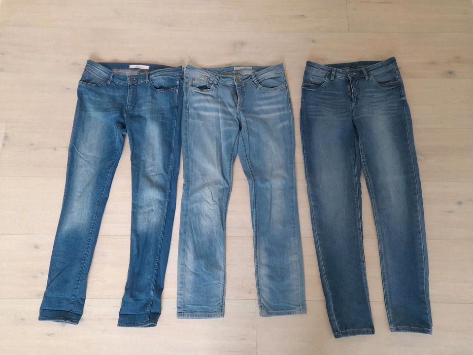 Damen Jeans 30/32 bzw. Gr. 38, Wrangler & Co in Neuss