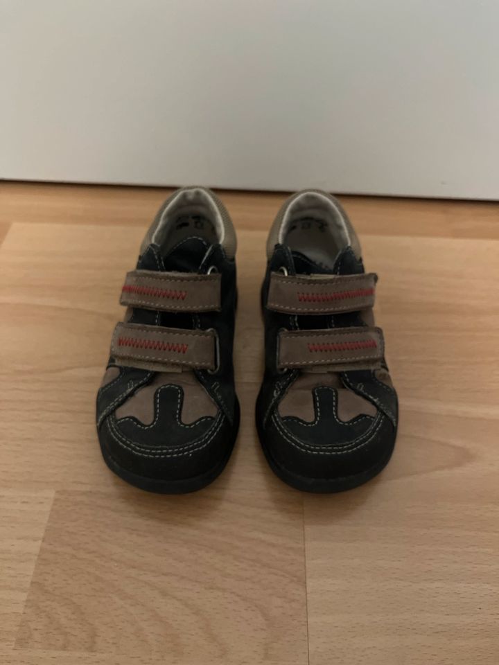 Kinder Schuhe (Größe 22) in Hamburg