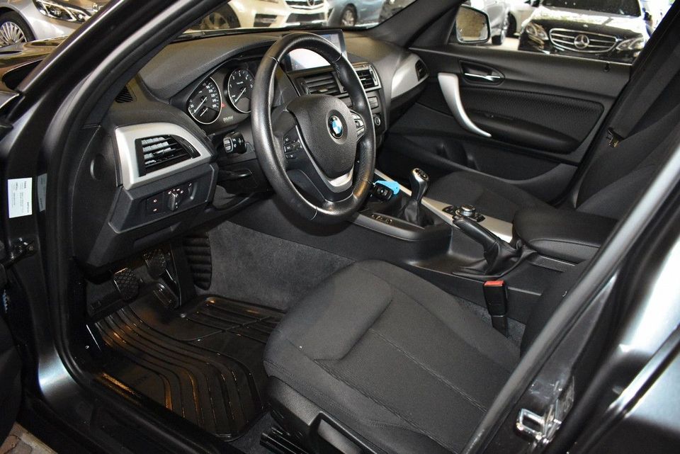 BMW 118d 1HAND BIXENON NAVIGATION PDC TEMPOMA S.HEFT in Düren