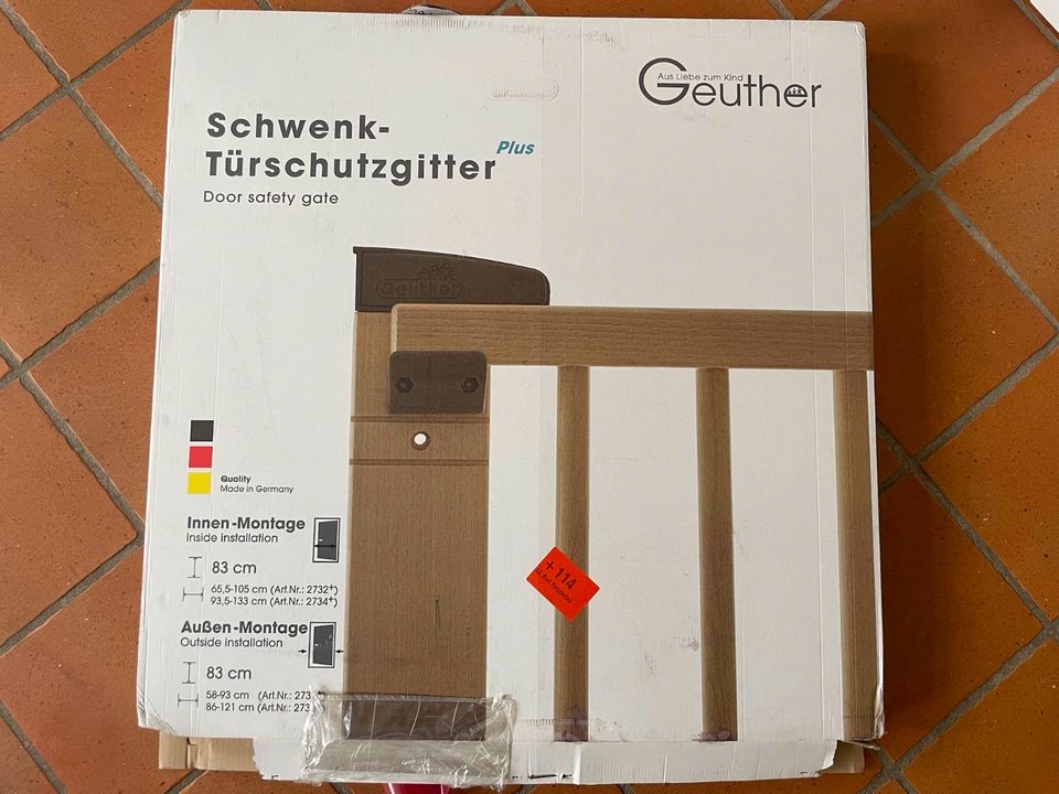 Geuther Schwenk-Türschutzgitter plus weiß - unbenutzt in Harrislee