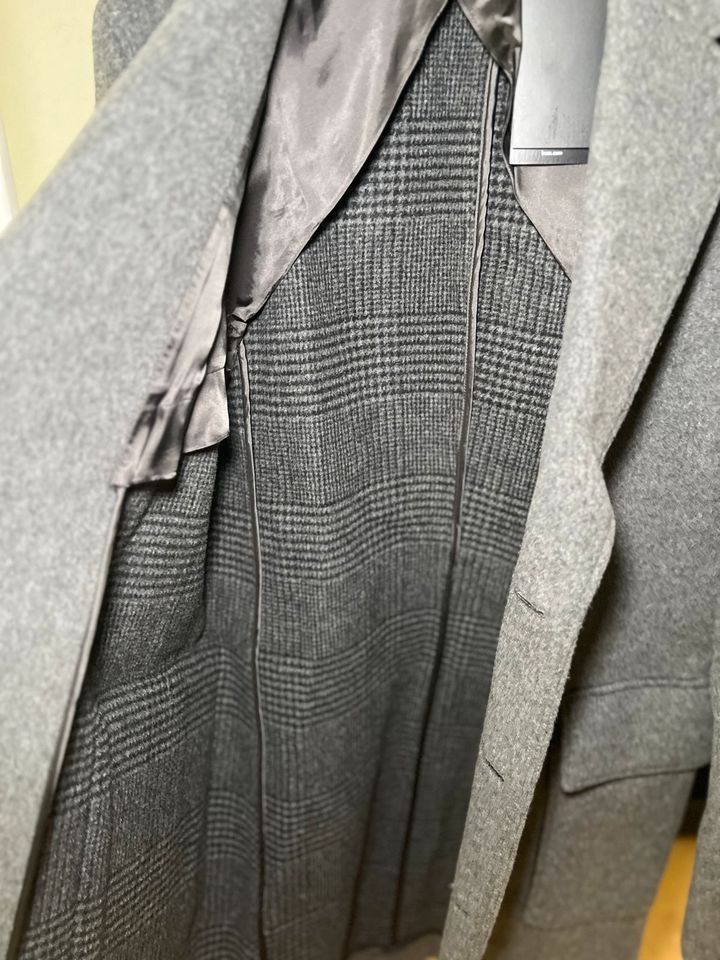 Hugo Boss Mantel • 48 • Grau • Wolle • Neu Mit Etikett in Karlsruhe