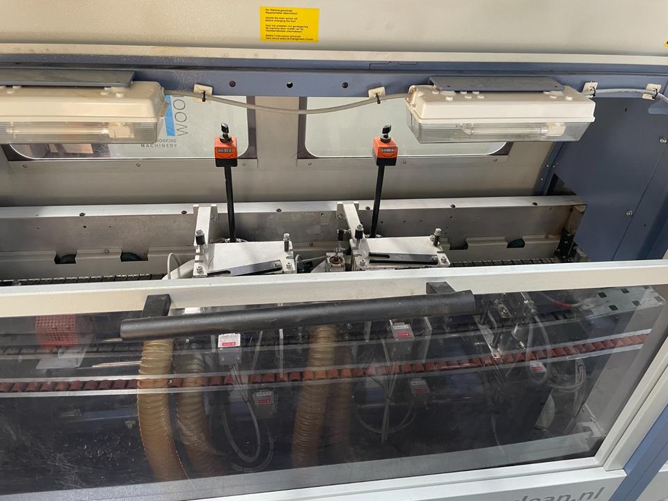 Kantenstreifenmaschine Kantenanleimmaschine Hebrock AKV 3006 DK in Kleve