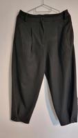 Schöne schwarze Bundfaltenhose oversize Gr. M Zara Brandenburg - Groß Kreutz Vorschau