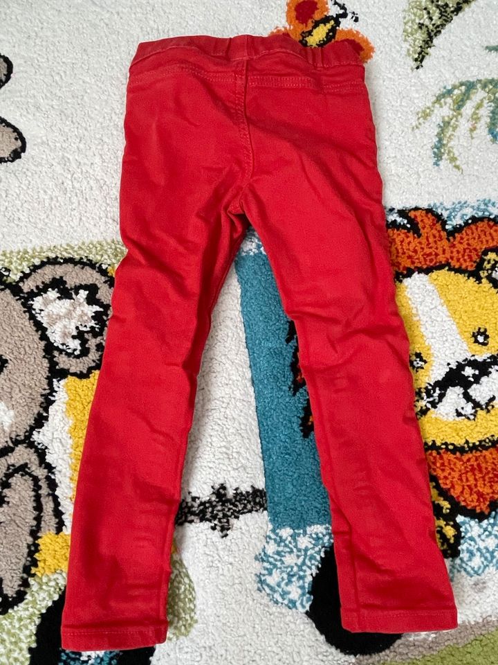 Jeans Jeggings H&M rot Gr. 98 in Lübben