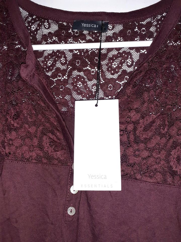 Shirt mit Spitze von Yessica C&A Neu in Struxdorf