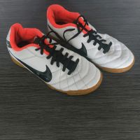 Nike Fußballschuhe Turnschuhe Hallenschuhe Größe 36 Bayern - Germaringen Vorschau