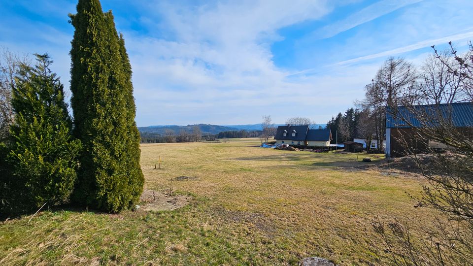 Einfamilienwohnhaus mit Doppelgarage und Lagerraum (Tinyhouse) in Steinwiesen