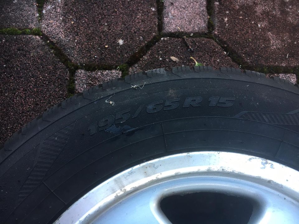 4 Reifen M+S 195/65 R 15 auf Alufelgen in Eppelsheim