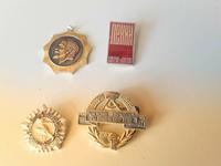 Russische und DDR Abzeichen und Verdienstanstecker Berlin - Friedenau Vorschau