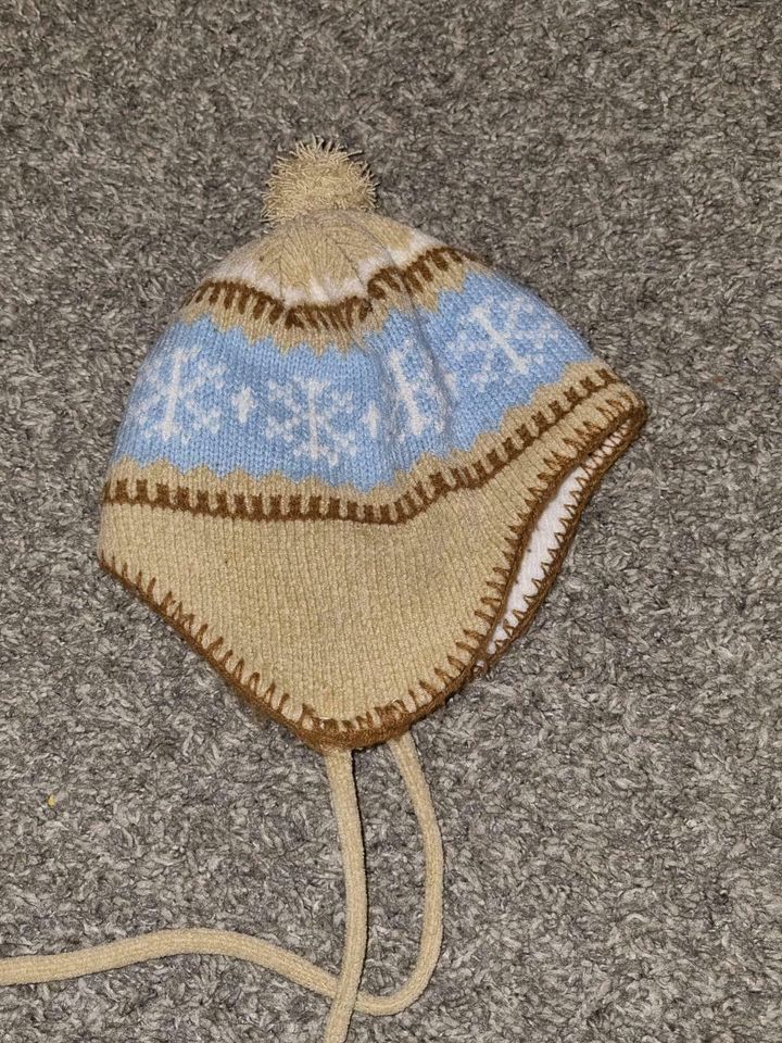 Kleinkind Mütze Wintermütze mit Bommel hellbraun Gr. 74/80 in Berlin