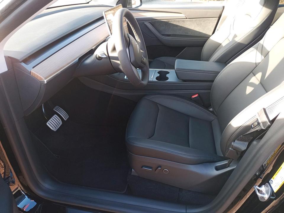 Tesla Y Performance, unfallfrei, Nichtraucher, top Zustand! in Wiesbaden