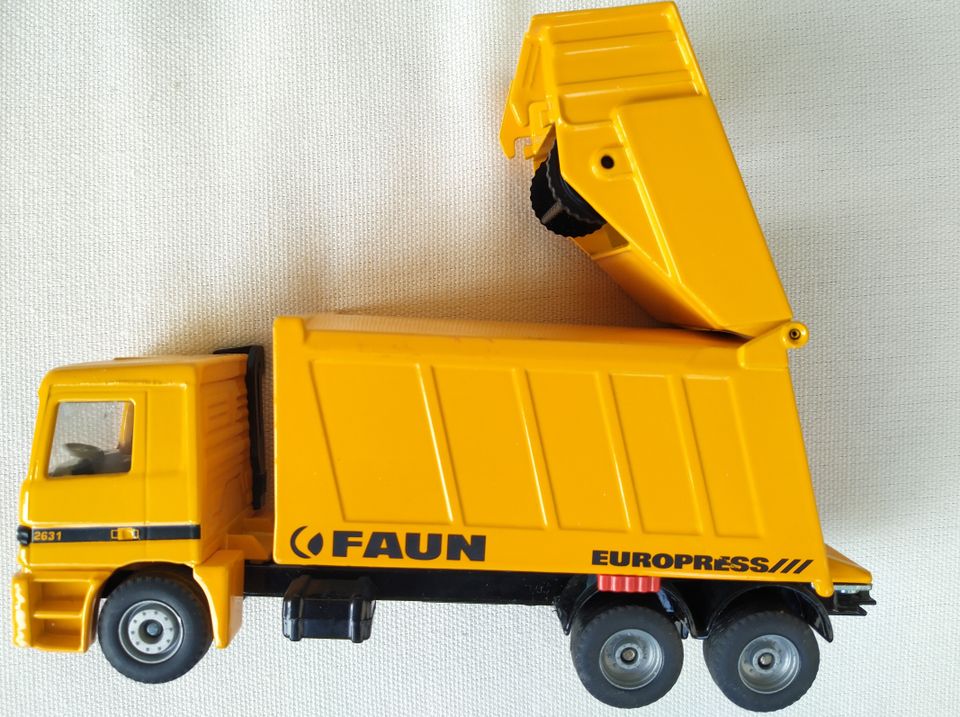 Modell Müllwagen MB Actros  FAUN Europress in Chemnitz