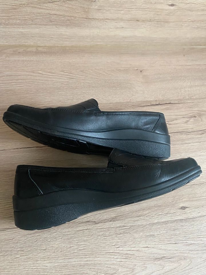 Hush Puppies Halbschuhe Mokassins Gr: 6,5 schwarz bordorot in Camburg