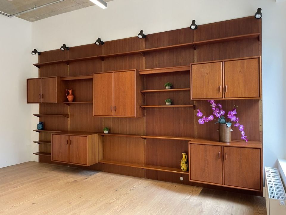 WMK Umfangreiches, hochwertiges und gut erhaltenes modulares Mid-Century Regalsystem im Teakholz # Regalwand Regal Schrankwand Sideboard Stingregal Skandinavisch Danish Design Teak 60er Vintage in Berlin