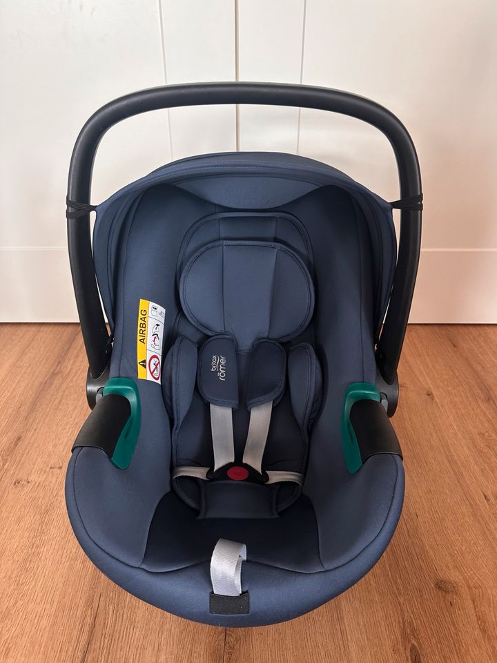 Britax Baby Safe 3 I-Size Autositz 0-13kg Babyschale in Radegast