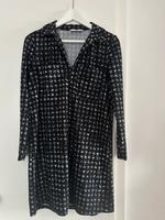 MNG Kleid XS schwarz gemustert knielang schmal geschnitten Niedersachsen - Westerstede Vorschau