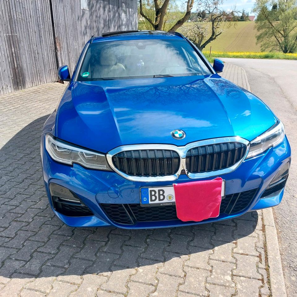 BMW 330d touring mit M Paket vollausstaung in Nufringen