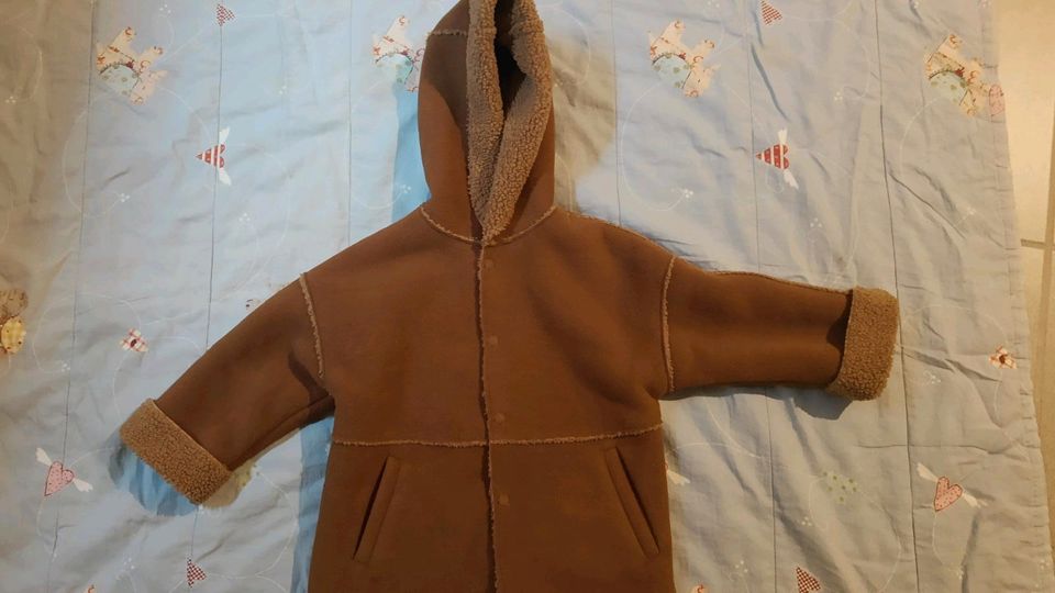 Winterjacke Zara Gr. 86 (12-18 Monate) top Zustand. in Bad Wimpfen